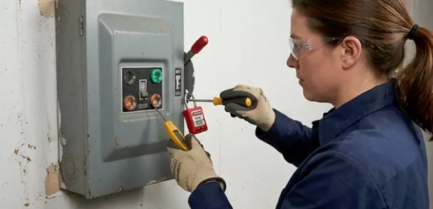 Motion Sensor Light Switch Replacement in Reynoldsburg